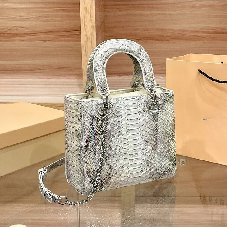 2025 New Designer Snake Pattern Women's Chain Shoulder Crossbody Fashion Leather Handbag Light High-end White Bag