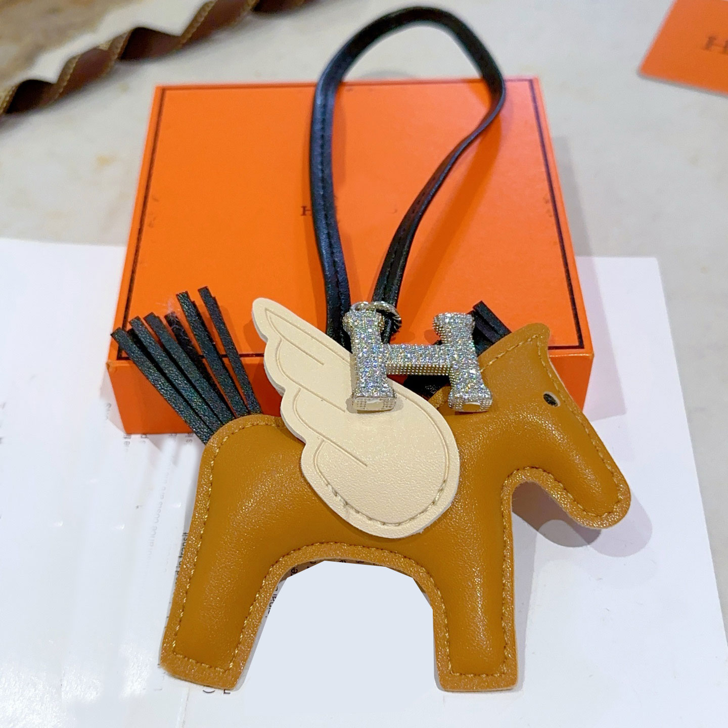 Designer Genuine Leather Keychain Horse Bag Charm Womens Mini Pony Bag Pendant Keychain Lovers Key Ring(Without Letter H)