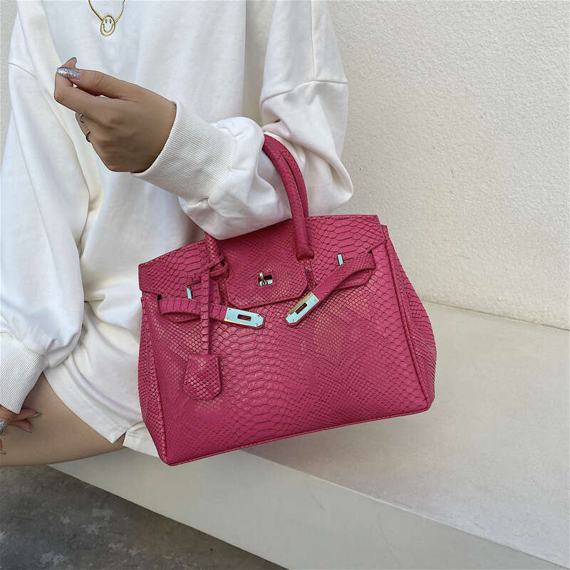 Snake skin pattern for women 2024 new large capacity handbag, trendy commuting single shoulder crossbody bag