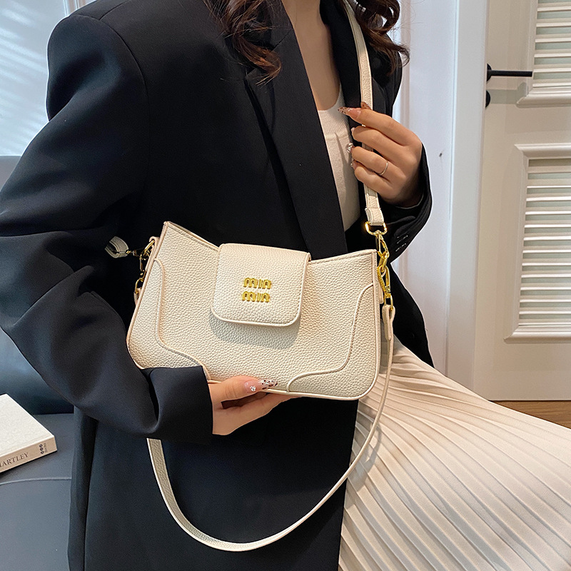 Crossbody bag small square armpit crescent bag women's new fashion temperament simple everything single shoulder 2025