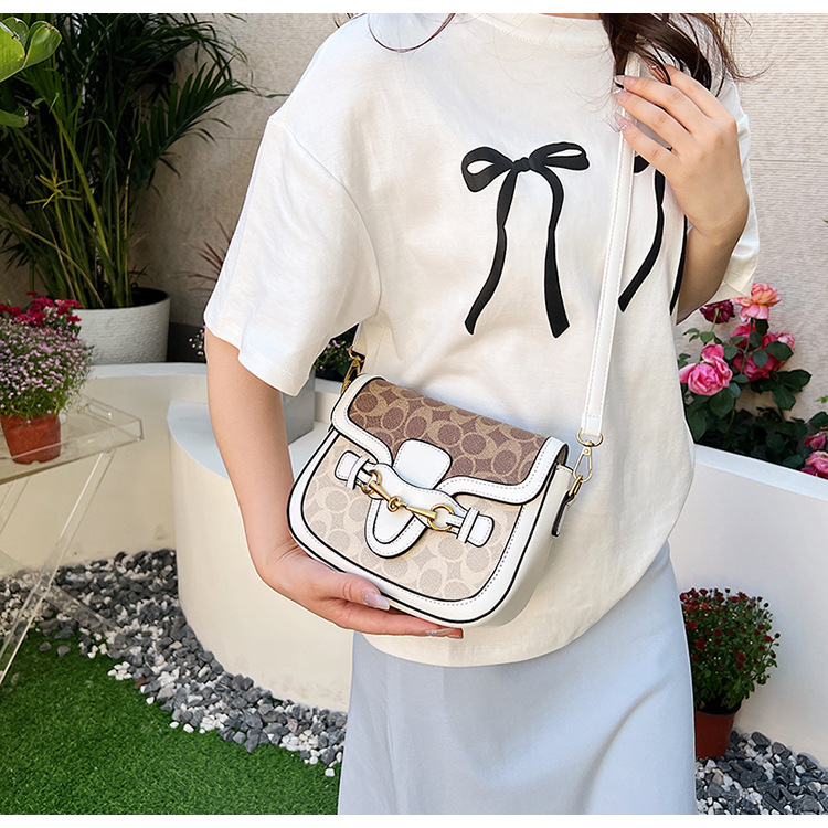 Bag women's new fashion retro crossbody bag Western women's bag wide shoulder strap shoulder bag 2025