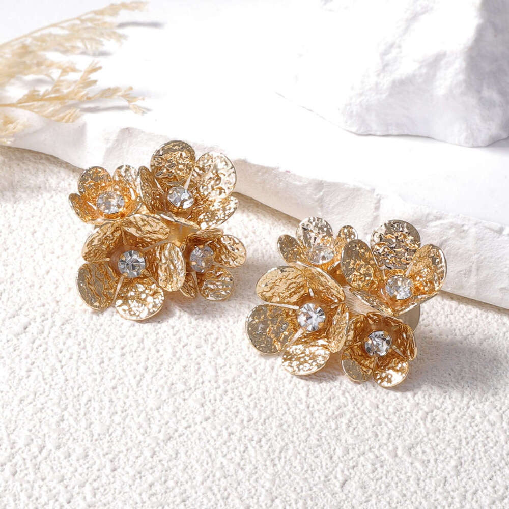 Unique Vintage Minimalist Alloy Flower Stud Earrings Textured Elegant Versatile Women Jewelry
