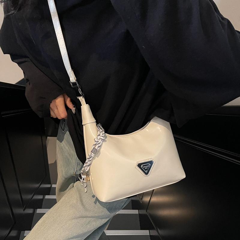 Designer bag free shipping 2025 new women's fashionable commuting elegant small square bag handbag shoulder crossbody bag