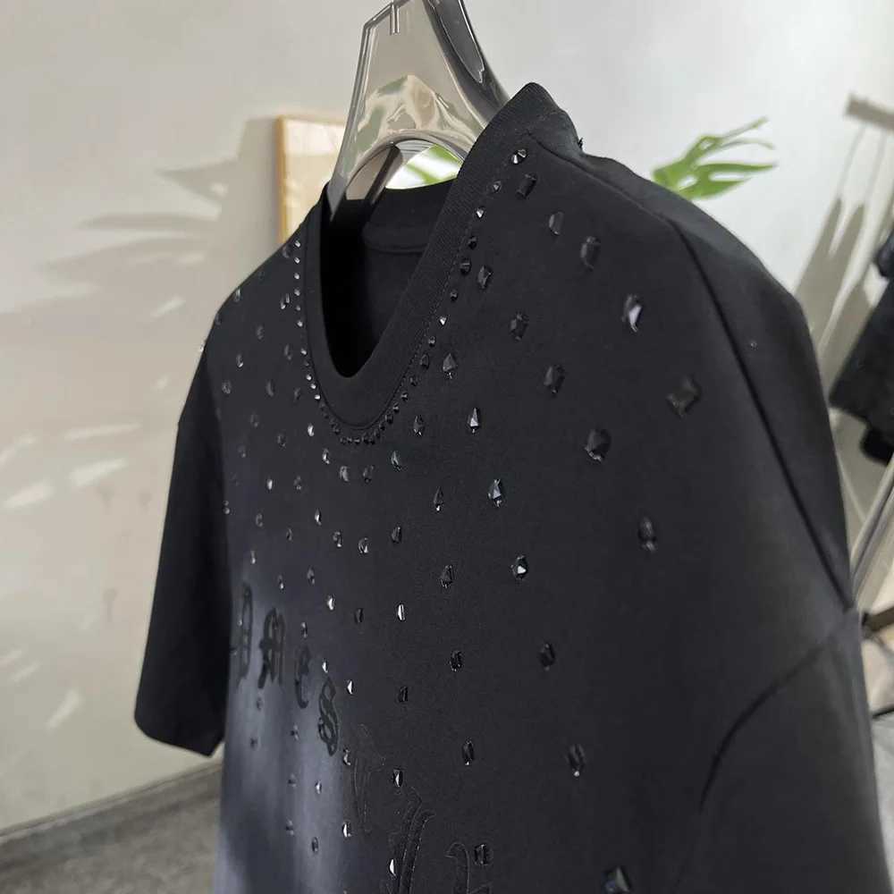 Mens T-Shirt Y2k Sanskrit Rhinestone Decoration T-Shirt Summer Strtwear Gothic Rock Shiny Fashion Short Slve Top Men 2024C250331
