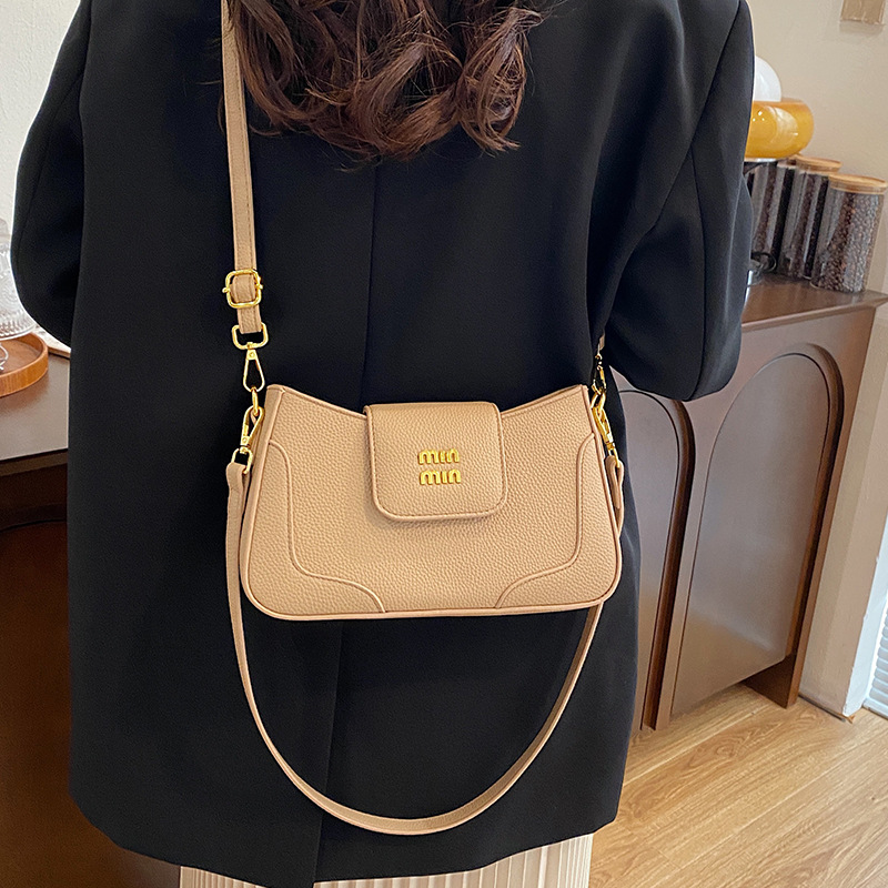 Crossbody bag small square armpit crescent bag women's new fashion temperament simple everything single shoulder 2025