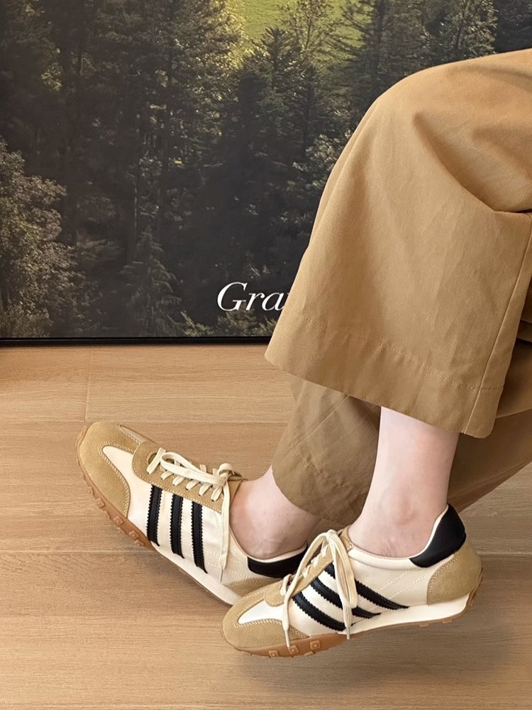 designer shoes new Women's flat leather German training shoes style for spring and autumn Super popular soft sole retro little white shoes versat