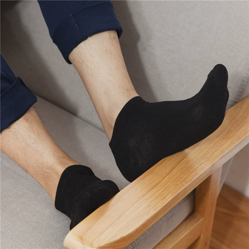 Flat solid color boat socks for Southeast Asia and hot regionsFlat solid color boat socks are breathable and comfortable! A pack of 10 pairs