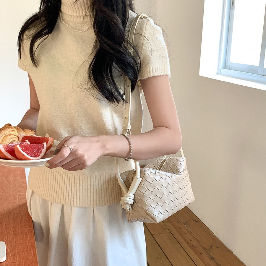 2025 New Braided Designer Bag Women's Single Shoulder Crossbody PU Leather Small Square Bag Commuter Dual Use