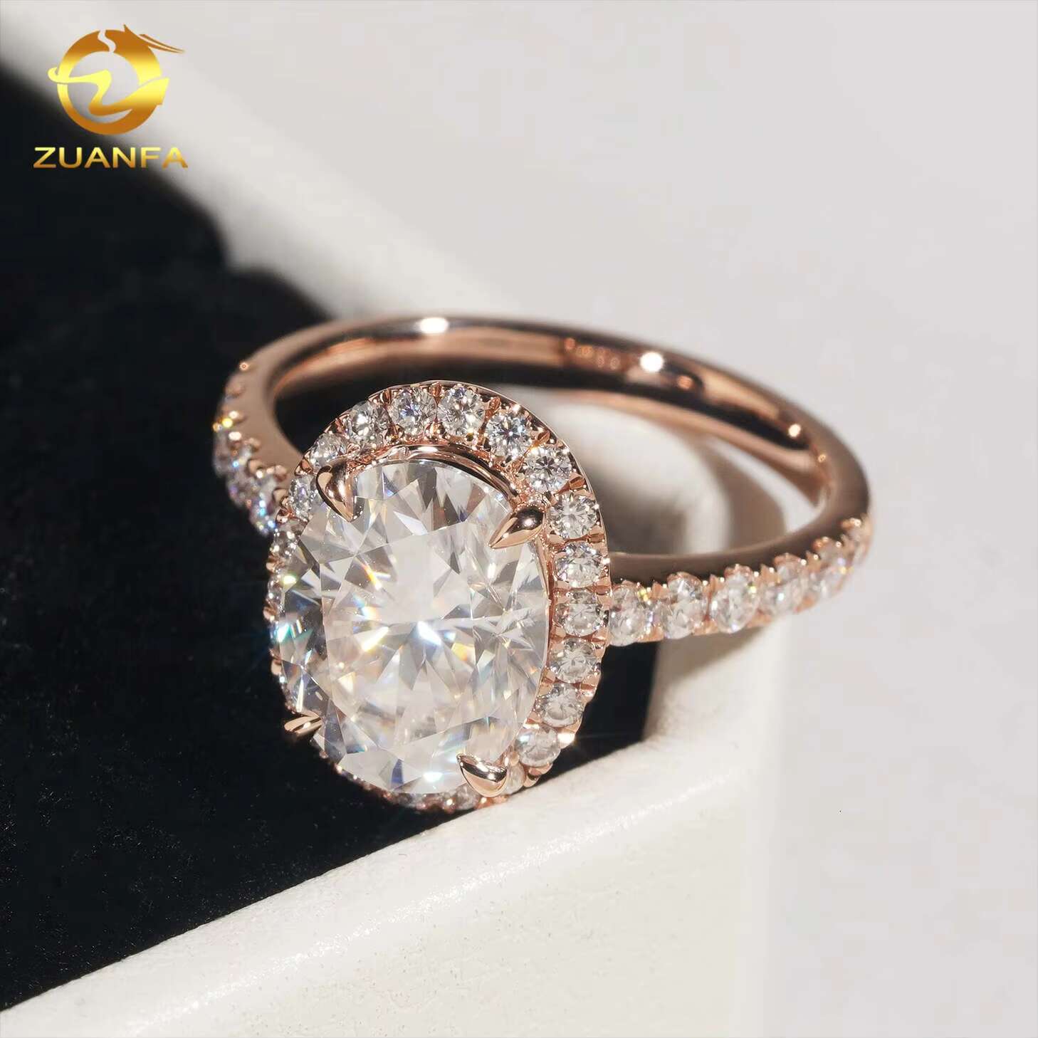 Hot Sale 1.5ct Halo Design 14k Rose Gold Moissanite Oval Diamond Engagement Ring for Wedding