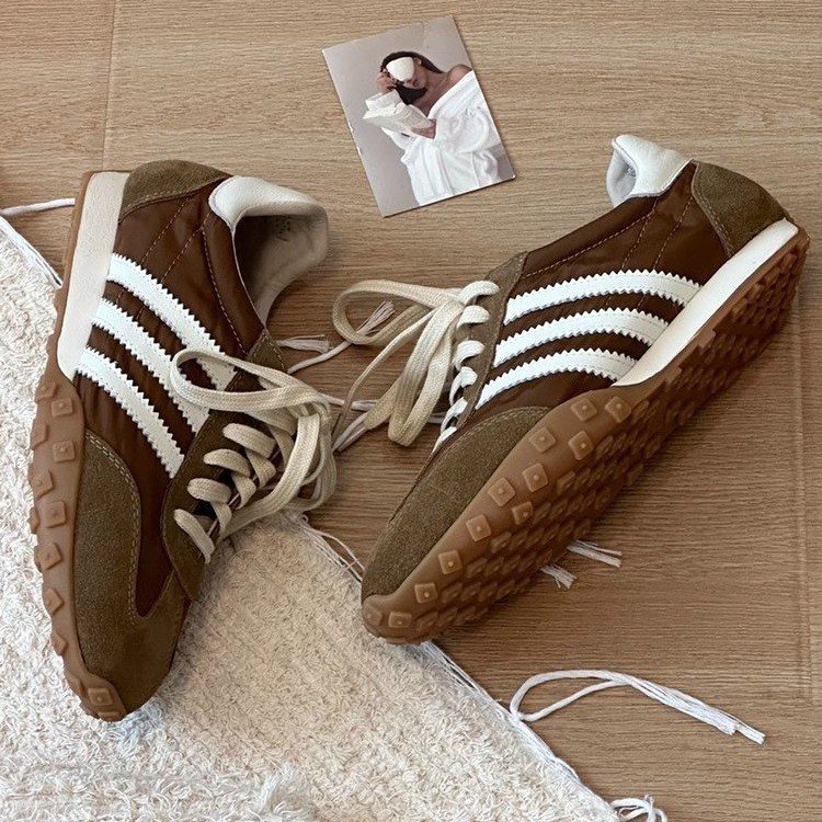 designer shoes new Women's flat leather German training shoes style for spring and autumn Super popular soft sole retro little white shoes versat