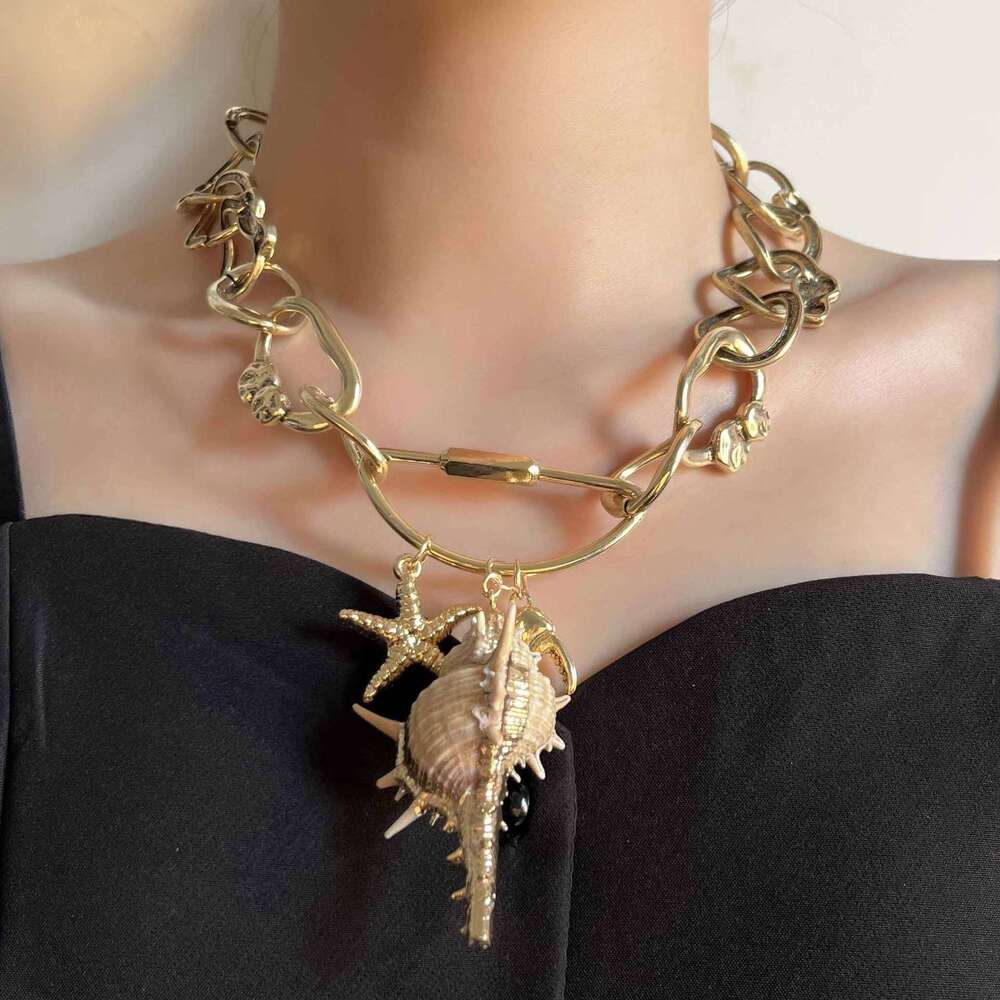Trendy Ocean Vacation Style Alloy Chain Conch Pendant Necklace Light Luxury Elegant Women Jewelry