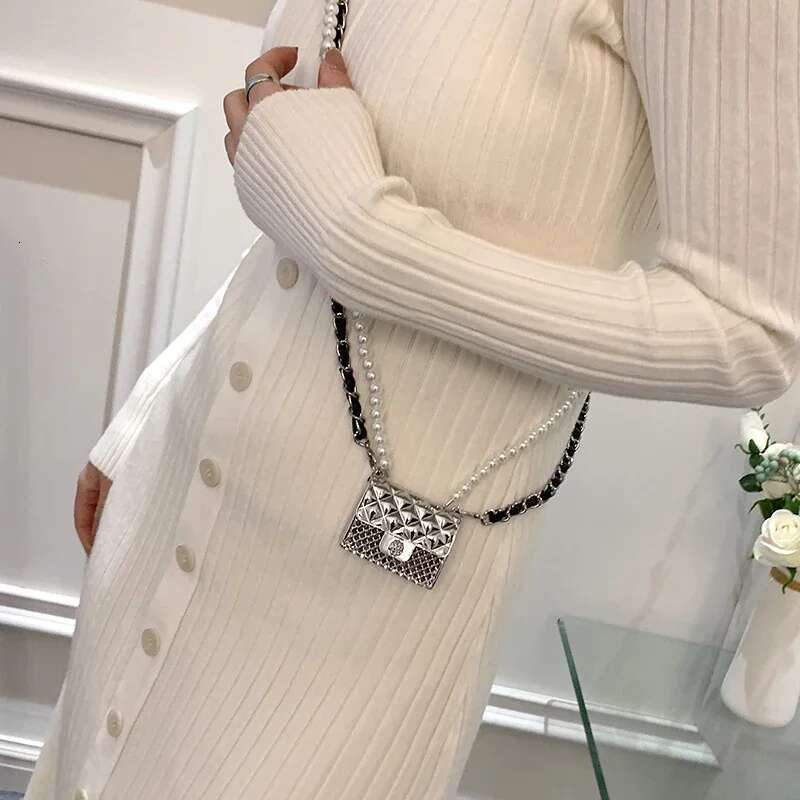 Shoulder Mini Metal Bags for Women Pearl Chain Crossbody Bag Designer Clothing Accessories Satchel Female Decorative Box Handbag