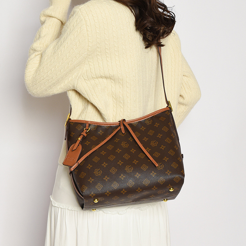 new free shipping designer bags for womens tote bag brown khaki Fashionable versatile bag