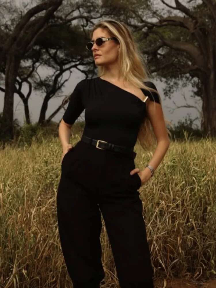 Chic Solid Slanted Shoulder Tops For Women Elegant Metal Ring Single Sleeve Slim Fit Short Blouse Summer Simple Lady Streetwear