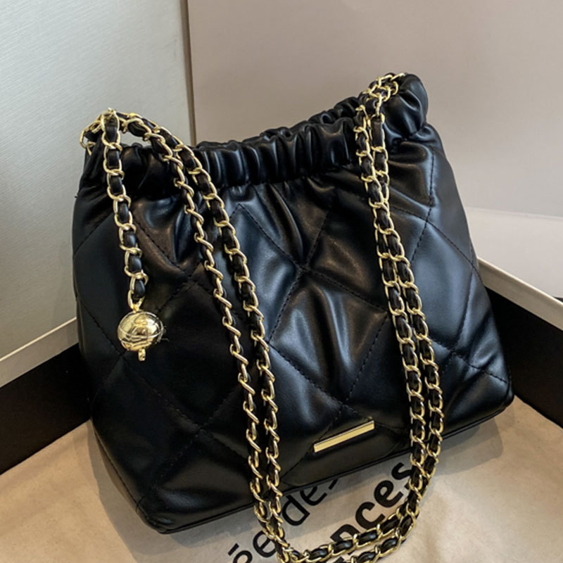 hot new free shipping designer bags for womens messenger bag black white Fashionable versatile bag