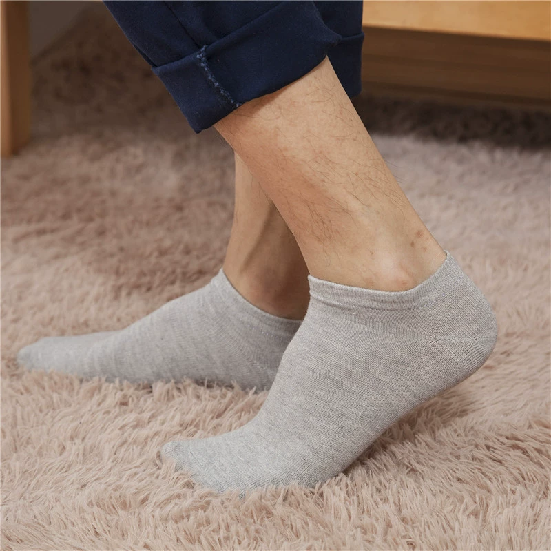 Flat solid color boat socks for Southeast Asia and hot regionsFlat solid color boat socks are breathable and comfortable! A pack of 10 pairs