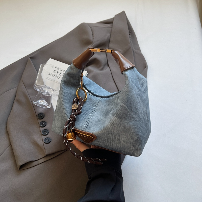 Designer bag free shipping 2025 new women's fashionable high-end texture large capacity hand-held shoulder crossbody bag
