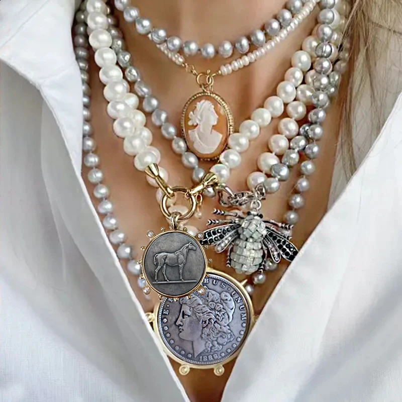 Thick Pearl Retro Large Coin Pendant Necklace Clavicle Chain Necklace Female Punk Necklace Aesthetic Jewelry Gift 250328
