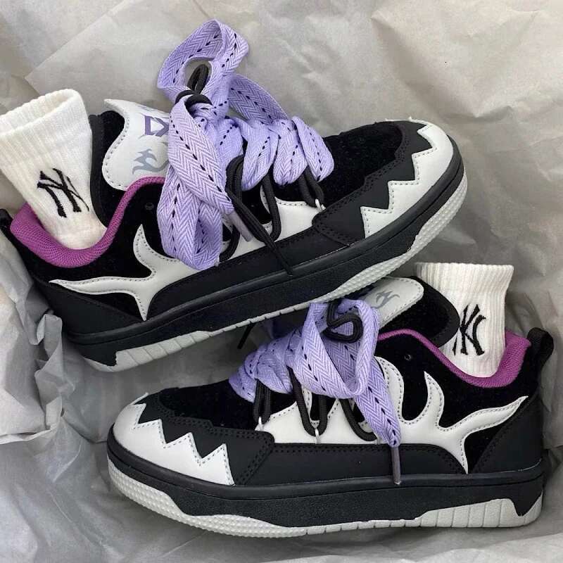 Designer Shoes 2025 New Sports Shoes Men's Retro Trend College Style Graffiti Couple Fashion Outdoor Men's Skateboard Shoes Men's And W