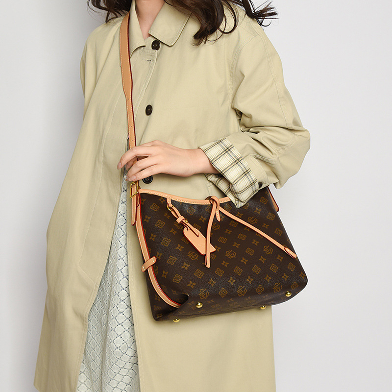 new free shipping designer bags for womens tote bag brown khaki Fashionable versatile bag