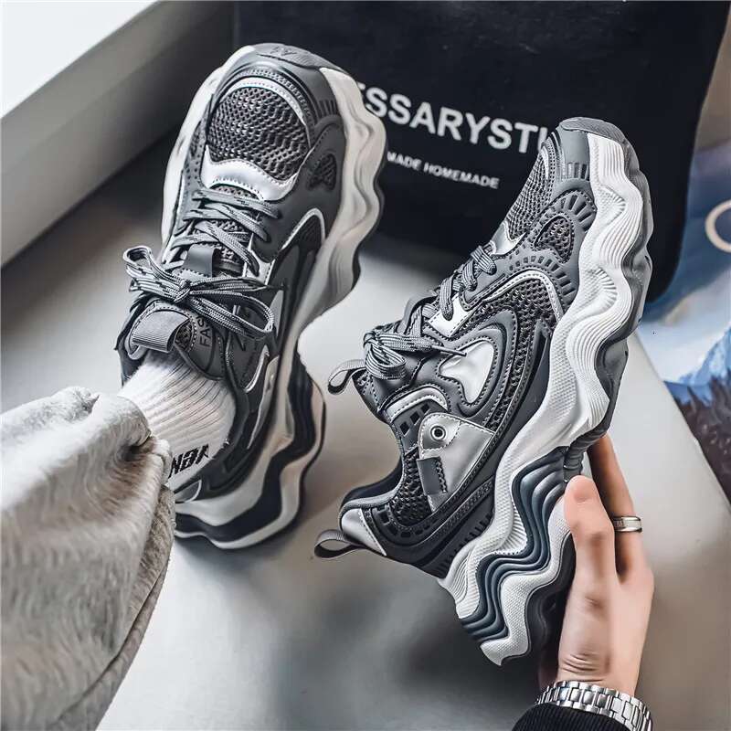 Designer Shoes Men's Brand Couple Walking Men's Designer Thick Soled Mesh Breathable Breadcrumbs Women's Casual Sports Shoes Tire Shoes