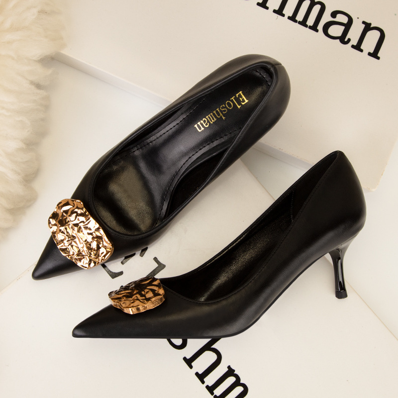 European and American style fashionable banquet shoes thin heels high heels shallow mouth pointed toe single shoes decorated with metal buckles new de