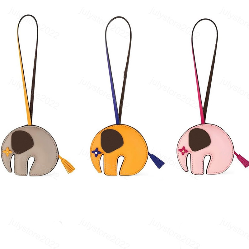 Designer Leather Keychains Key Chains Bag Charm for Women Panda Elephant Fashion Bag Pendant Mens Gold Mental Buckles Lovers Keyring Bagcharm Accessories