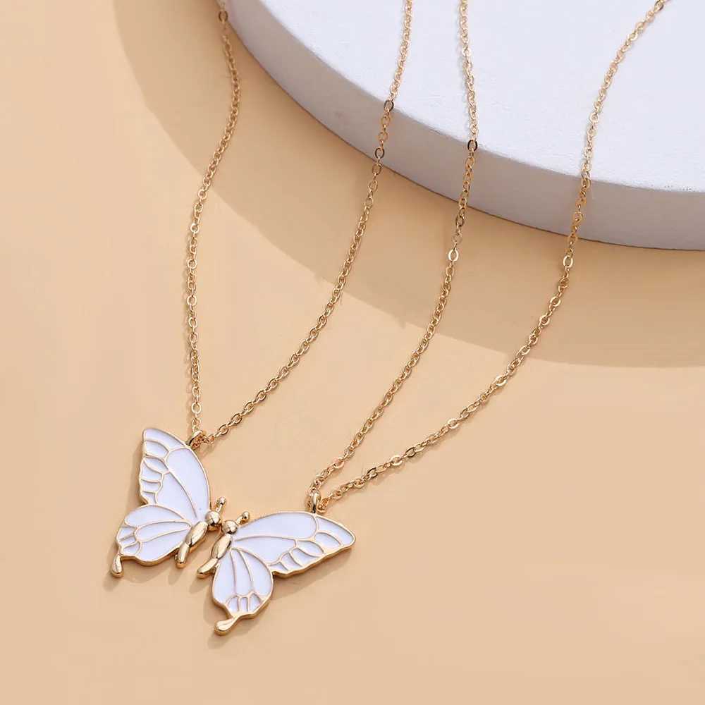 1 pair of beautiful butterfly pendant necklaces as a special gift for girls for mothers daughters sisters and friendsT250331