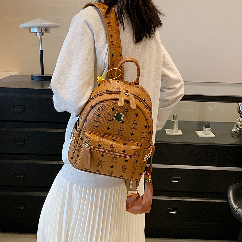 Cute bear print backpack 2025 new fashion all-in-one large capacity lightweight backpack