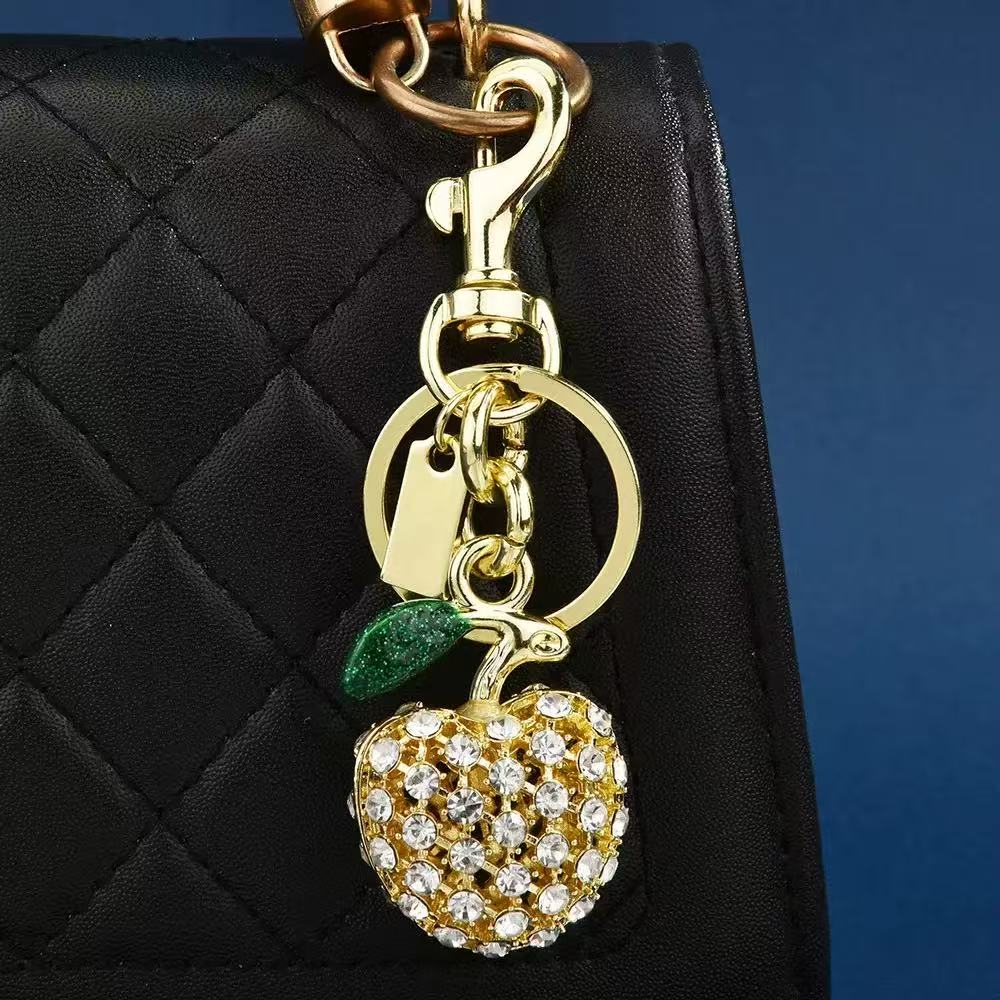 Key Holder Keychain Charms Apple Cherry Design Keychain Gold Plated Alloy Bag Charms with Diamonds Cute Wallet Key Holder L250928WM5K