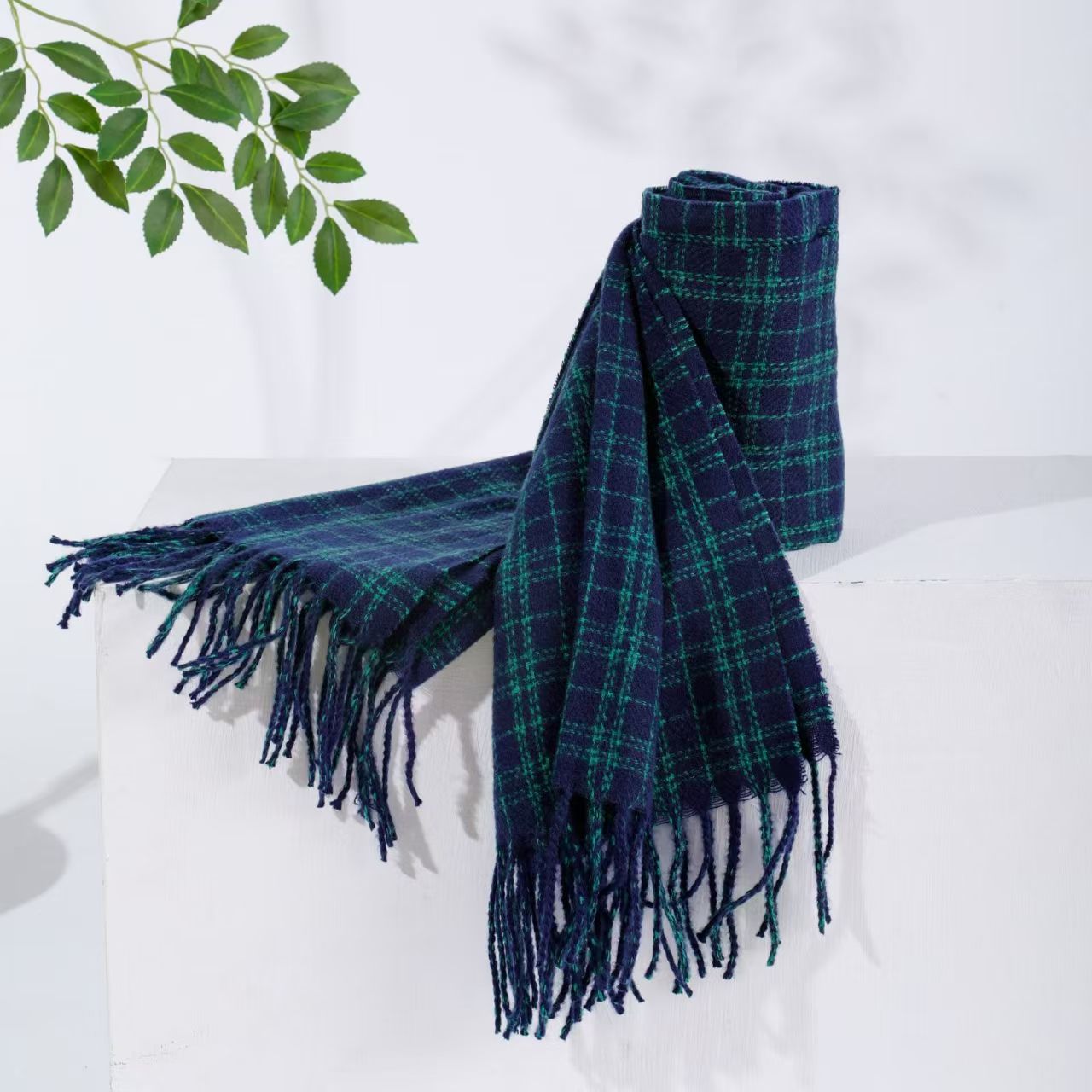 T385 popular scarf winter versatile Korean style ladies thickened student warm plaid shawl tassel neck scarf