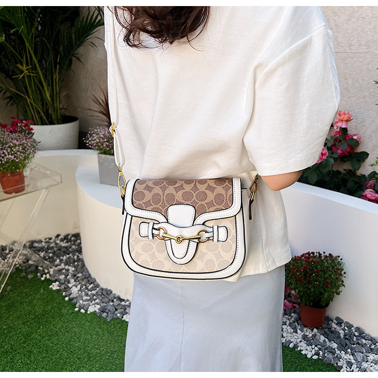Bag women's new fashion retro crossbody bag Western women's bag wide shoulder strap shoulder bag 2025