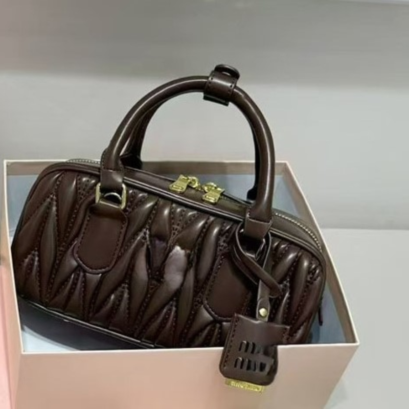 Designer Bag tote bag Pleated bag bowling ball women Shoulder Bag Vintage Bowling Bag Ladies Large Capacity Boston Bag Pillow Tote Single Shoulder Skew Straddle Bag