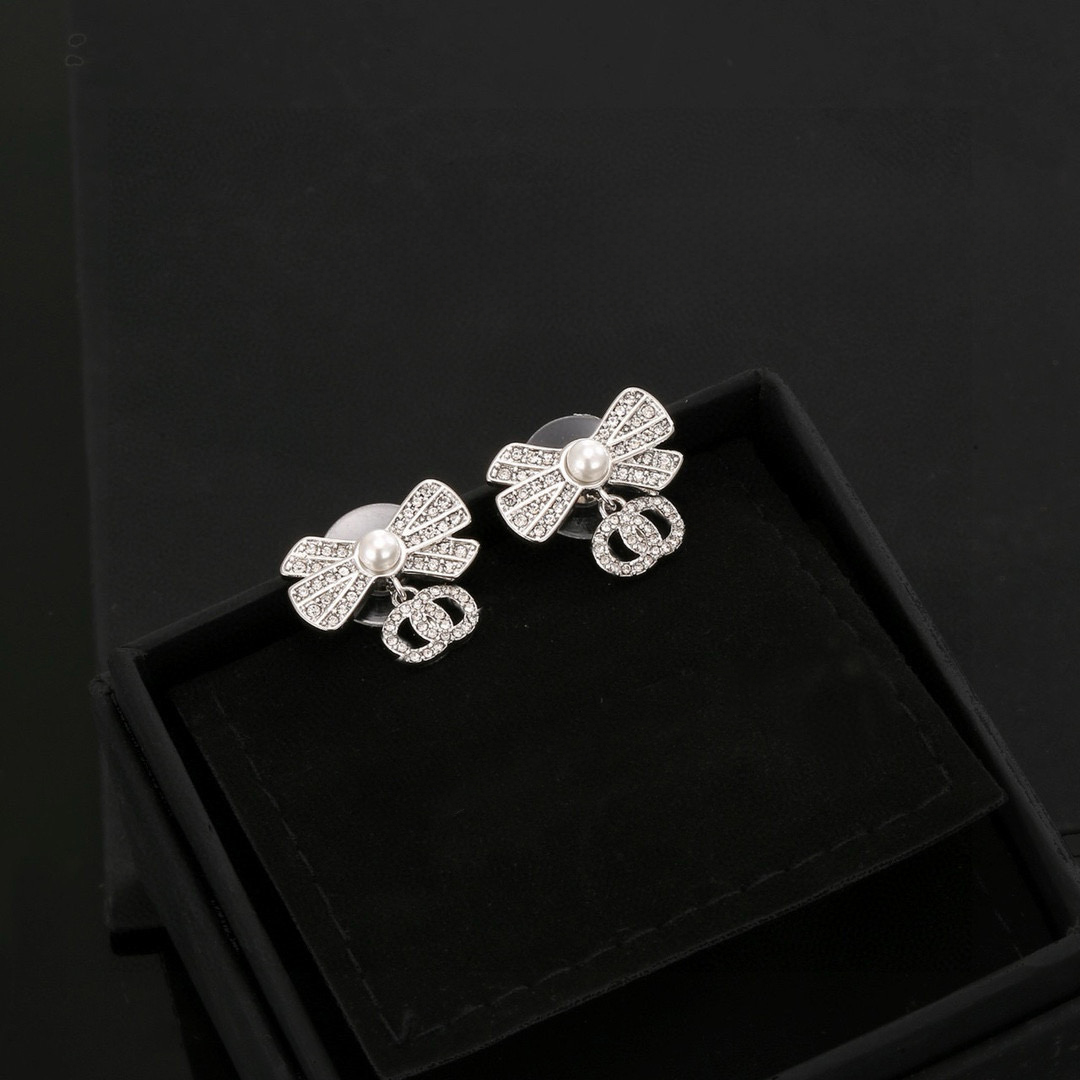 High Quality C Gold-Plated And Silver Plated Earrings Designed Brand Designer With A Bow Shape Specifically Designed For Charming Girls Birthday Love Gift