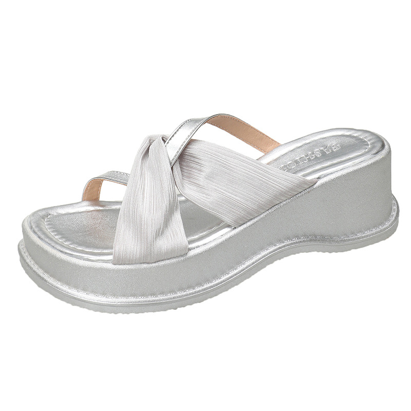 Thick soled sandals free Shipping slipper Designer Slope slipper Open toed slippers Versatile women's outdoor beach shoes