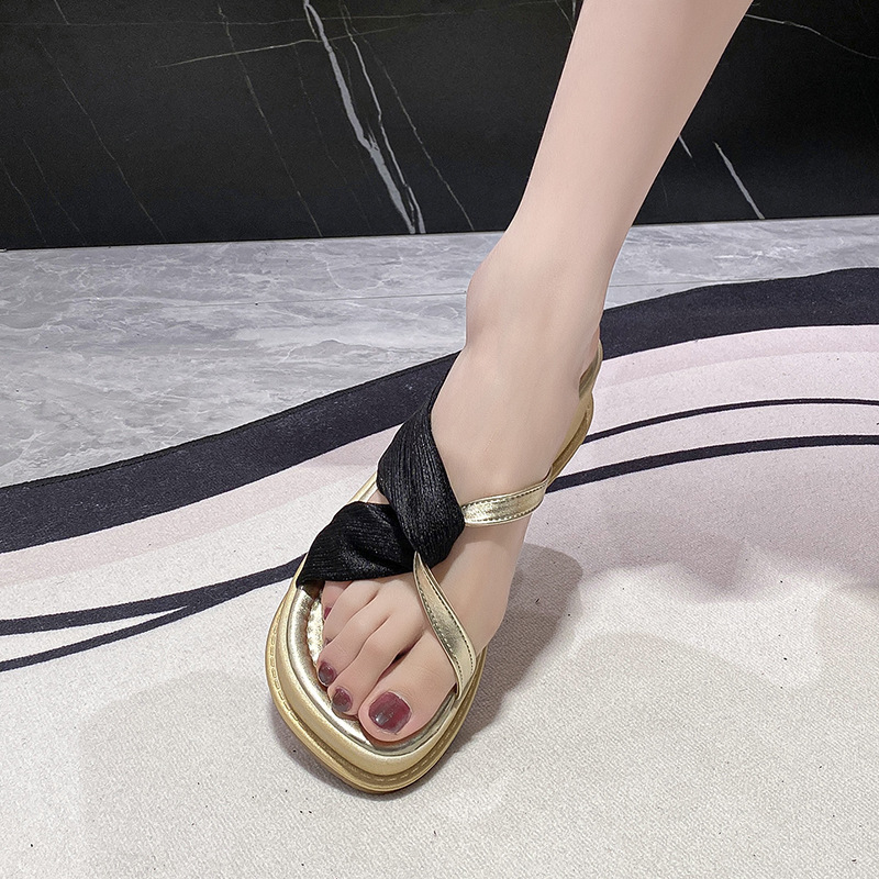 Thick soled sandals free Shipping slipper Designer Slope slipper Open toed slippers Versatile women's outdoor beach shoes