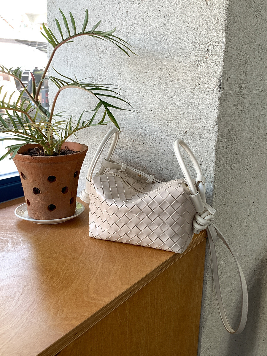 2025 New Braided Designer Bag Women's Single Shoulder Crossbody PU Leather Small Square Bag Commuter Dual Use