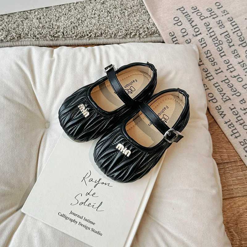 New Girls Small PU Leather Shoes for Spring and Autumn 2024 Baby Soft Bottom Round Insole 1-Foot Casual ApartmentXJ250331