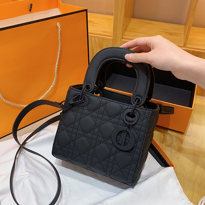 2025 new high-quality frosted diamond grid Daifei handbag for women, high-end single shoulder handbag, fashionable Instagram crossbody bag