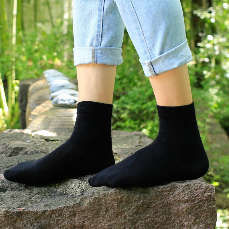 Casual business mid-calf socksCasual business model suitable for all kinds of business and leisure sports peopleMade of polyester A pack of 10 pairs w
