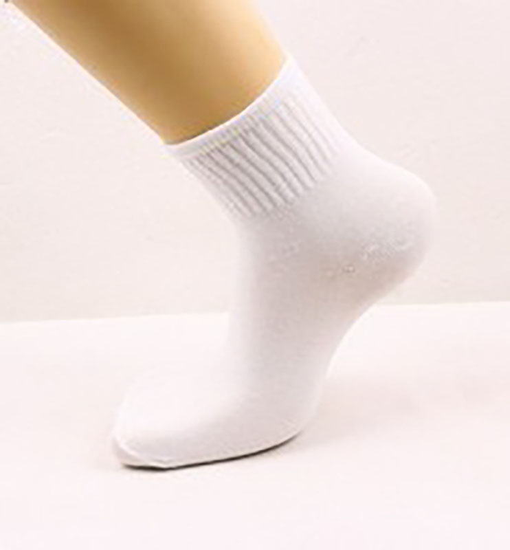 Athletic mid-calf socks wrap around the ankle for better comfort during exercise A pack of 10 pairs