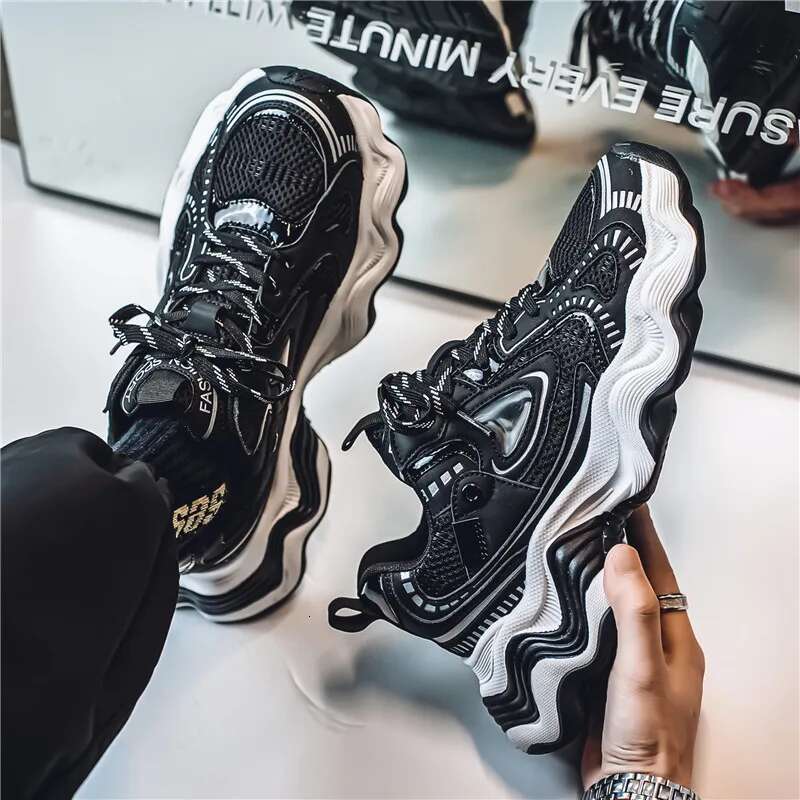 Designer Shoes Men's Brand Couple Walking Men's Designer Thick Soled Mesh Breathable Breadcrumbs Women's Casual Sports Shoes Tire Shoes