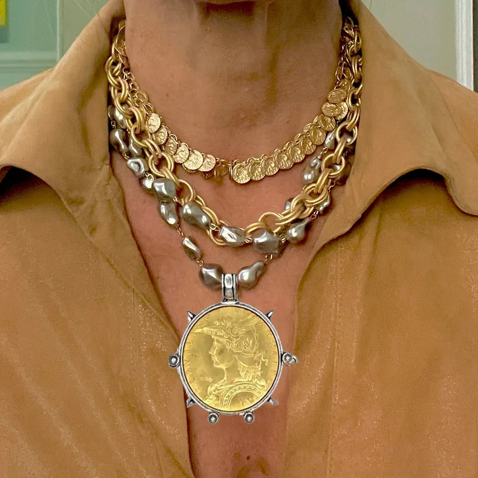 Thick Pearl Retro Large Coin Pendant Necklace Clavicle Chain Necklace Female Punk Necklace Aesthetic Jewelry Gift 250328