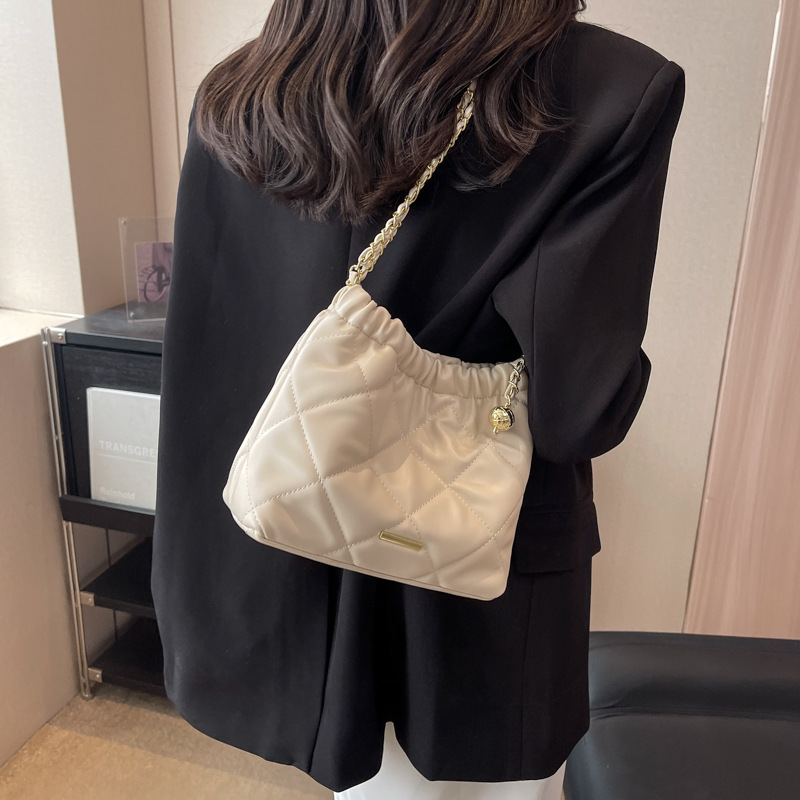 hot new free shipping designer bags for womens messenger bag black white Fashionable versatile bag