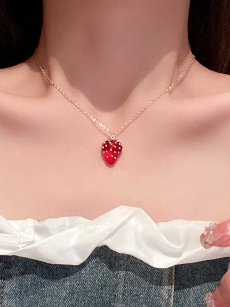 Bilandi Sweet Korean Temperament Red Strawberry Pendant Necklace For Women Jewelry Accessoreis Female Girl Party Gifts Z250331
