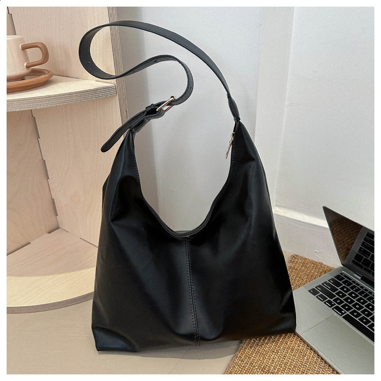 Commuting Texture Single Shoulder Bag for Women 2024 Popular Korean Style Underarm Bag Tote Bag Fashionable Women