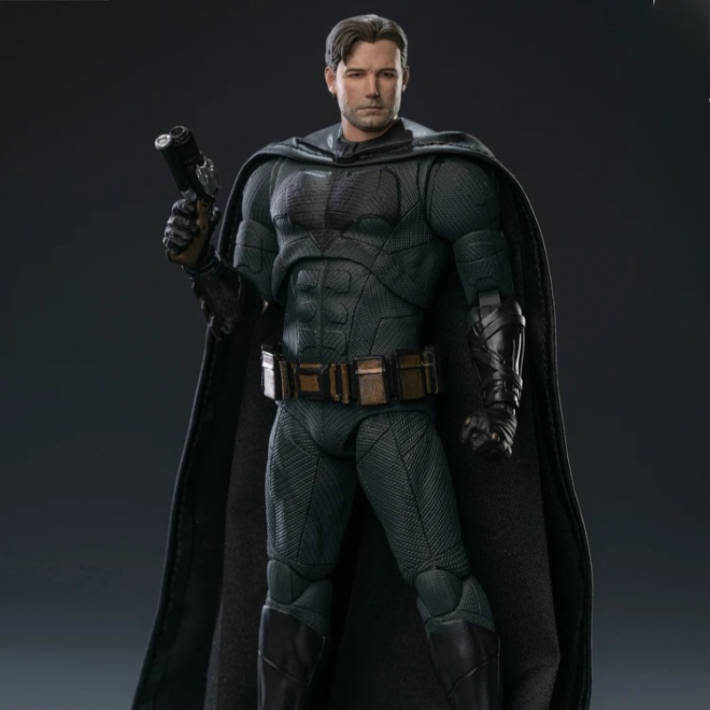 Action Toy Figures Authentic Authorization Fondjoy Justice League Light Armor Batman Model Sculpt Action Figures 19cm DC Batman Collect Model Boy Birt