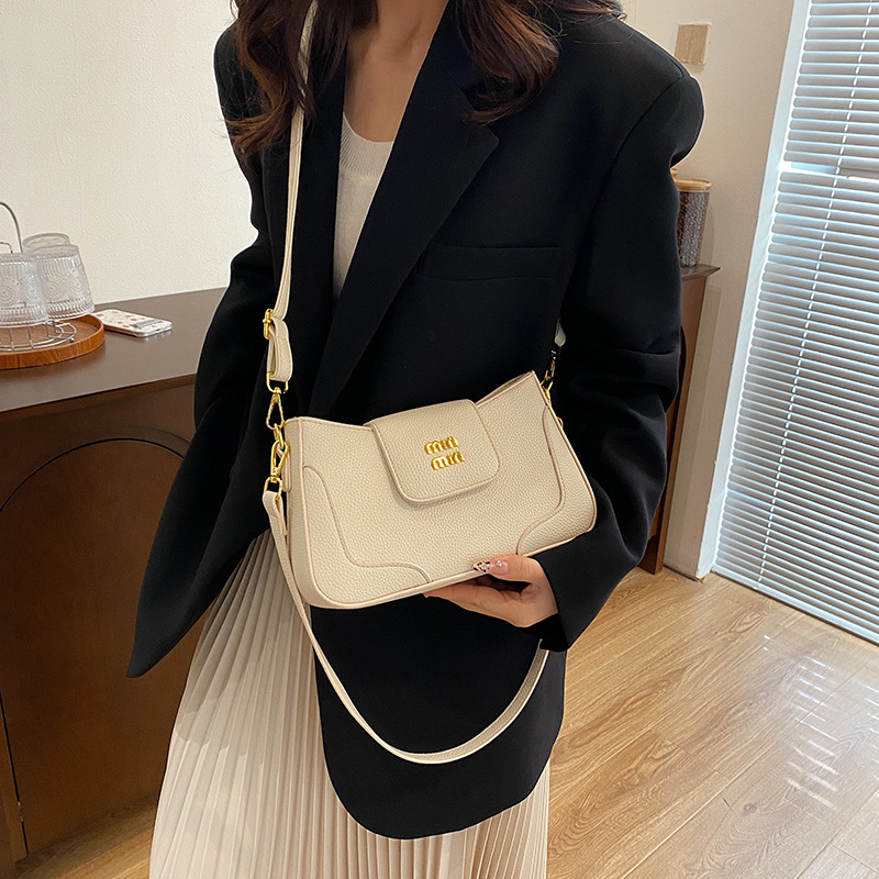Crossbody bag small square armpit crescent bag women's new fashion temperament simple everything single shoulder 2025