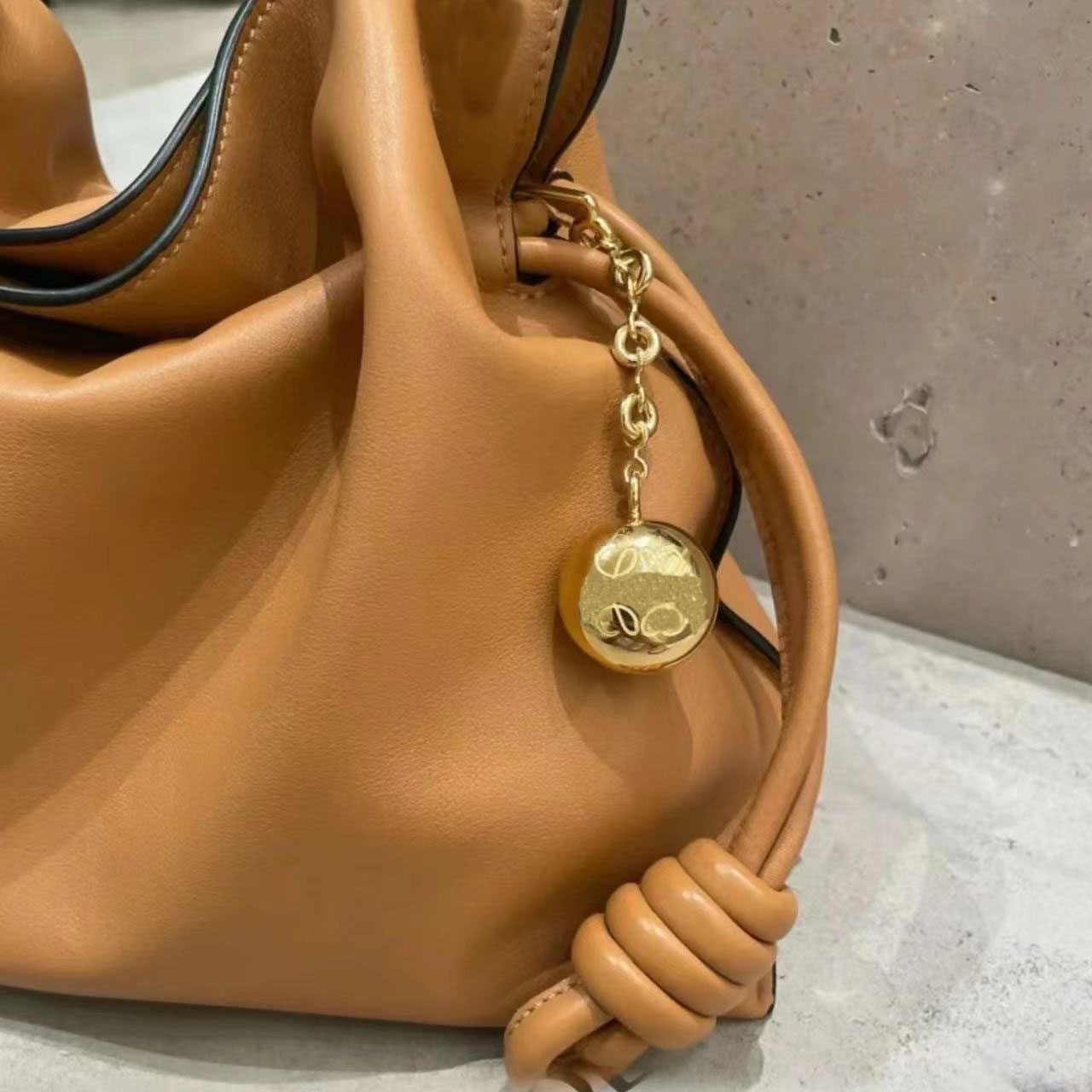 Luxury Designer Keychain Luxury Bag Charm Fashion Bag Chain Car Key Decorative DIY Brass Golden Ball Silver Ball Chain Keychain bag Pendant Men Women Gift