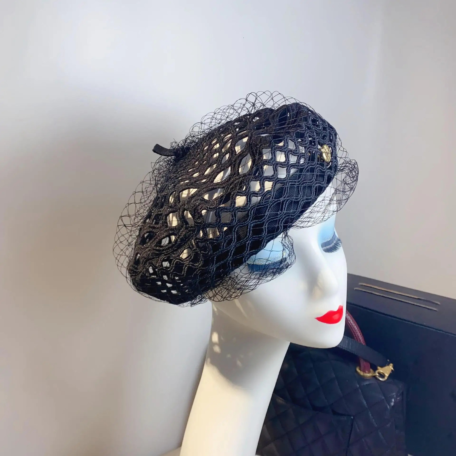 Spring and Autumn Gauze Hollow Breathable Braided Beret Shopping Outdoor Wear Fashion Trend Millinery 250326